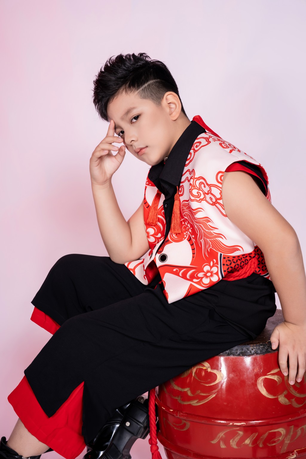 Lộ diện gương mặt đại diện NTK Nhật Thực 2025: Mẫu nhí Elio K-OA Lộ diện gương mặt đại diện NTK Nhật Thực 2025: Mẫu nhí Elio K-OA