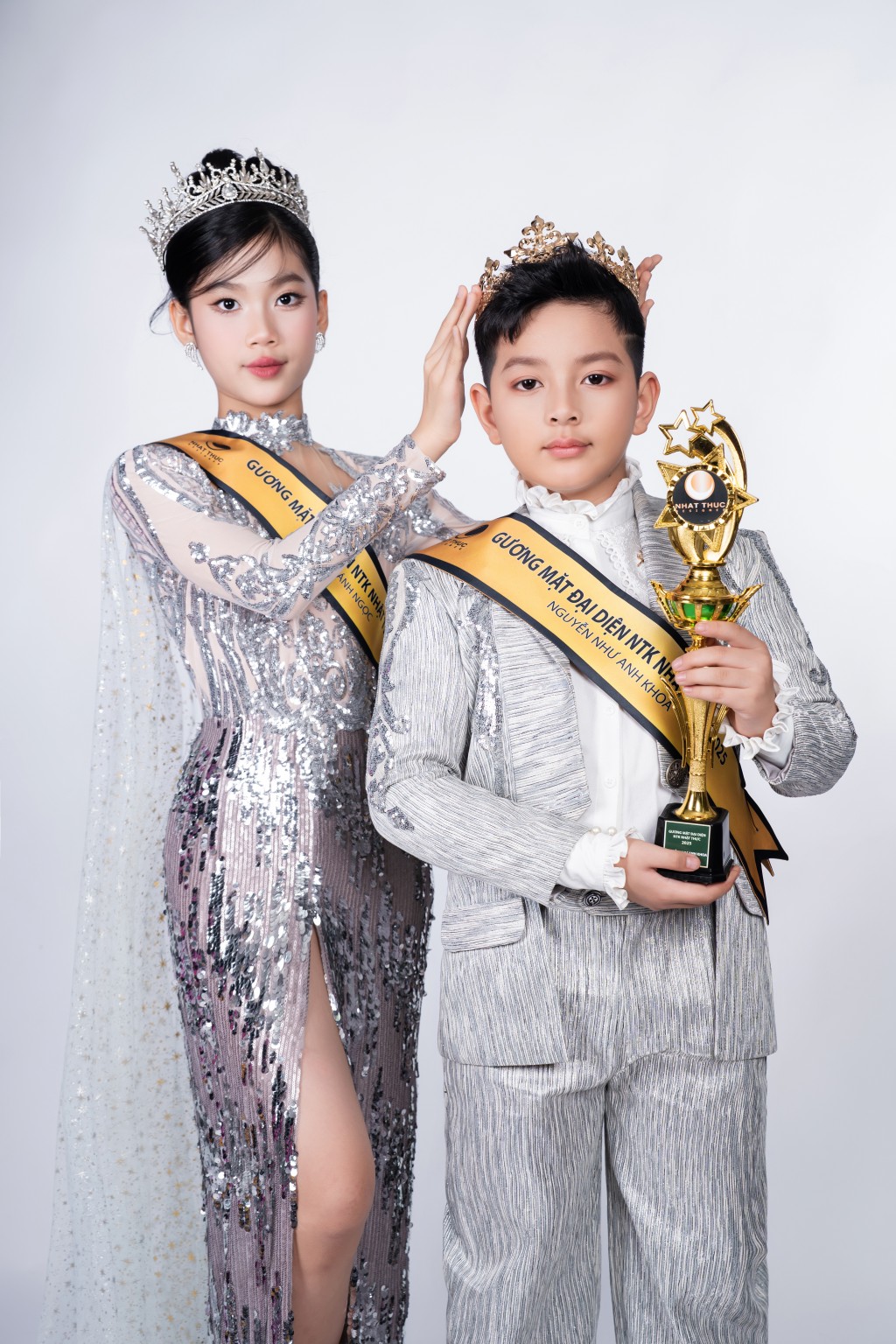 Lộ diện gương mặt đại diện NTK Nhật Thực 2025: Mẫu nhí Elio K-OA Lộ diện gương mặt đại diện NTK Nhật Thực 2025: Mẫu nhí Elio K-OA