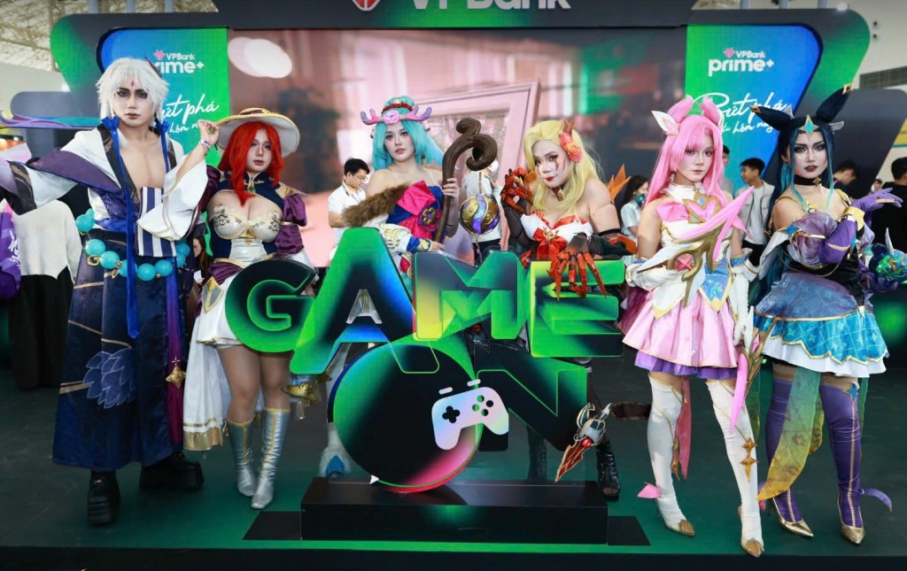Trai xinh gái đẹp khuấy đảo sự kiện VPBank presents eSport Festival: Legends Unite