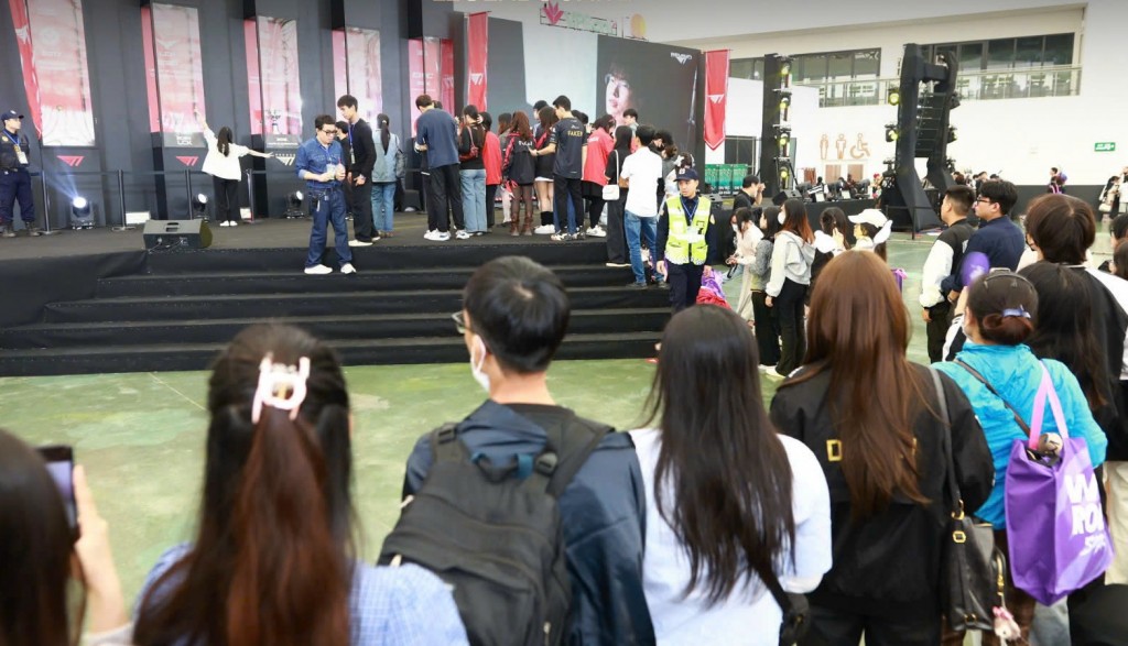 Trai xinh gái đẹp khuấy đảo sự kiện VPBank presents eSport Festival: Legends Unite