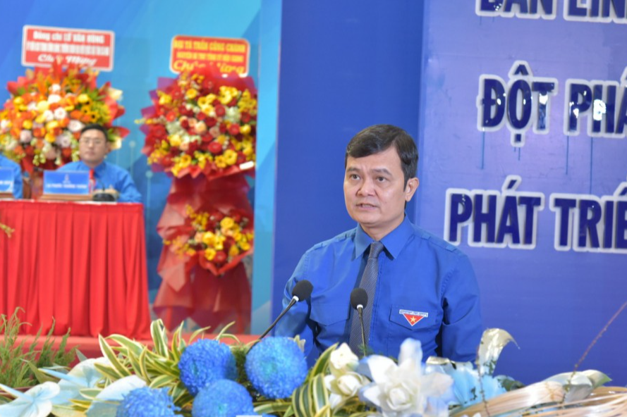 Bùi Quang Huy, Ủy viên dự khuyết Ban Chấp hành Trung ương Đảng, Phó Chủ tịch Ủy ban Trung ương Mặt trận Tổ quốc Việt Nam, Bí thư thứ nhất Trung ương Đoàn TNCS Hồ Chí Minh Bùi Quang Huy, Ủy viên dự khuyết Ban Chấp hành Trung ương Đảng, Phó Chủ tịch Ủy ban Trung ương Mặt trận Tổ quốc Việt Nam, Bí thư thứ nhất Trung ương Đoàn TNCS Hồ Chí Minh