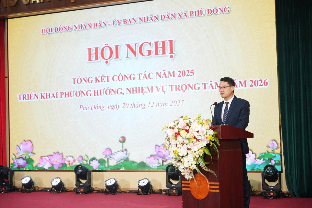 Phó Bí thư Đảng ủy, Chủ tịch UBND xã Phù Đổng Đào Đức Minh phát biểu chỉ đạo tại hội nghị.