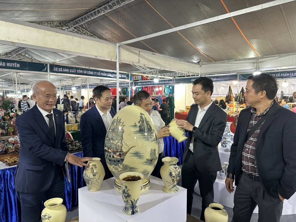 Kết nối tiêu thụ, tìm đầu ra bền vững cho sản phẩm OCOP