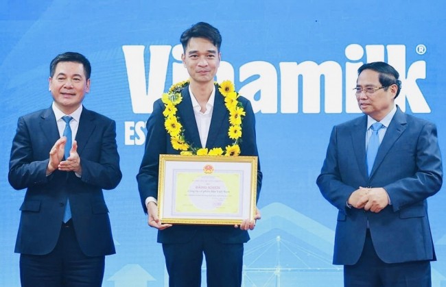 Vinamilk là doanh nghiệp ngành sữa duy nhất được Bộ Công thương tặng Bằng khen