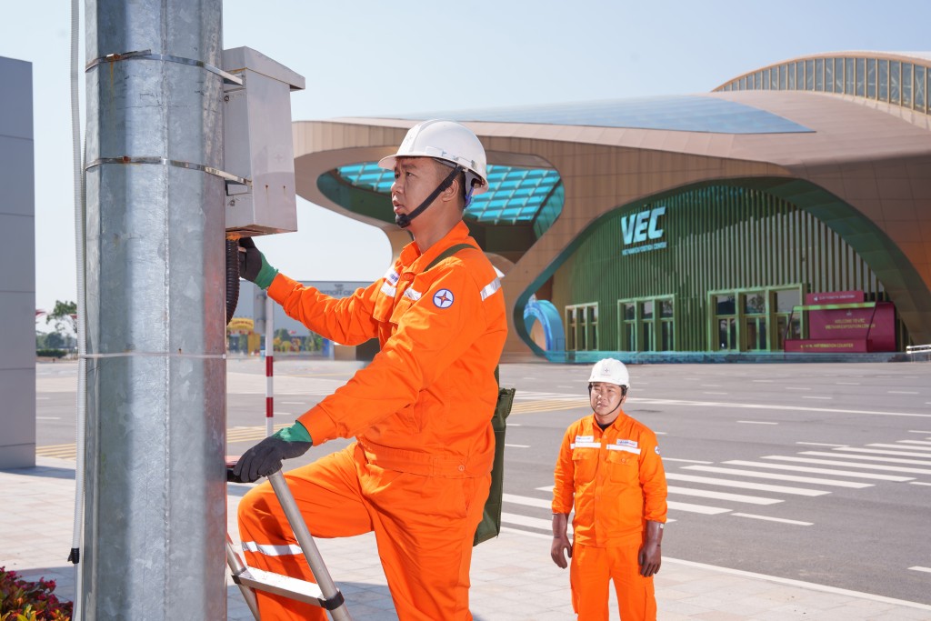 Văn hóa EVNHANOI gắn chặt với các hoạt động sản xuất kinh doanh