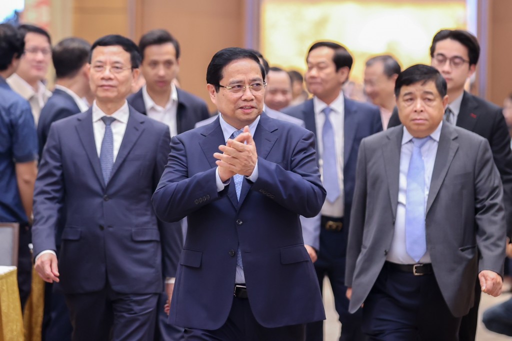 Thủ tướng Phạm Minh Chính tới dự và chủ trì Diễn đàn quốc gia phát triển Kinh tế số và xã hội số lần thứ 3 tổ chức sáng 20/12 - Ảnh: VGP/Nhật Bắc