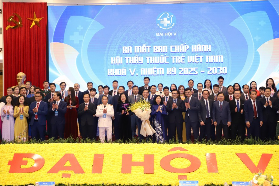 Hướng tới mục tiêu mọi người dân được khám sức khỏe định kỳ