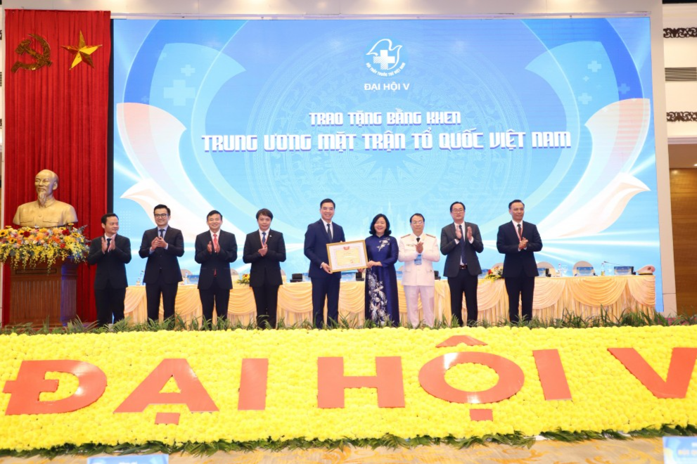 Hướng tới mục tiêu mọi người dân được khám sức khỏe định kỳ