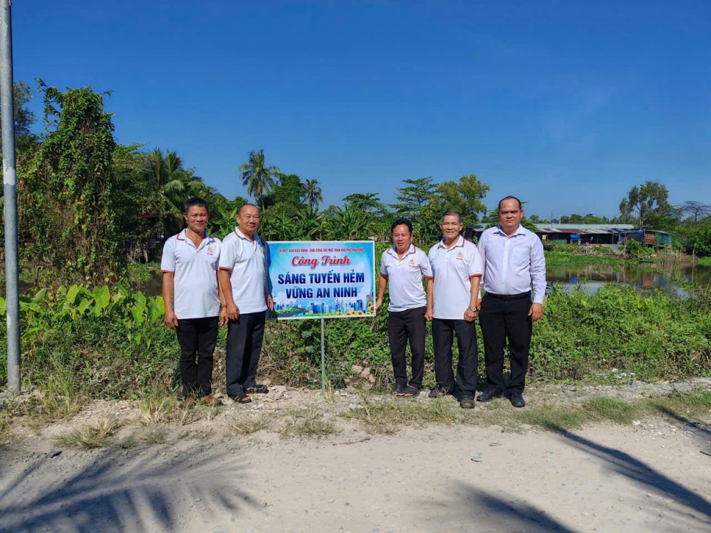 Khánh thành công trình “Sáng tuyến đường – Vững an ninh” do Ủy ban Mặt trận Tổ quốc Việt Nam phường Thuận An thực hiện, góp phần bảo đảm an ninh trật tự và mỹ quan khu dân cư.