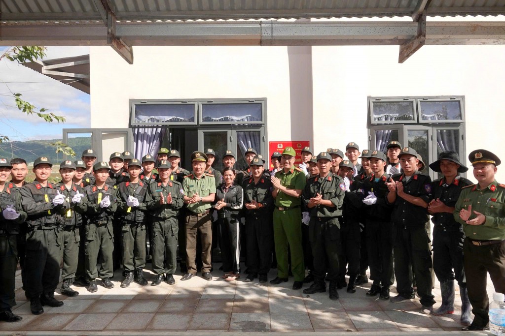 Lâm Đồng: Bàn giao nhà mới sau 18 ngày thi công thần tốc