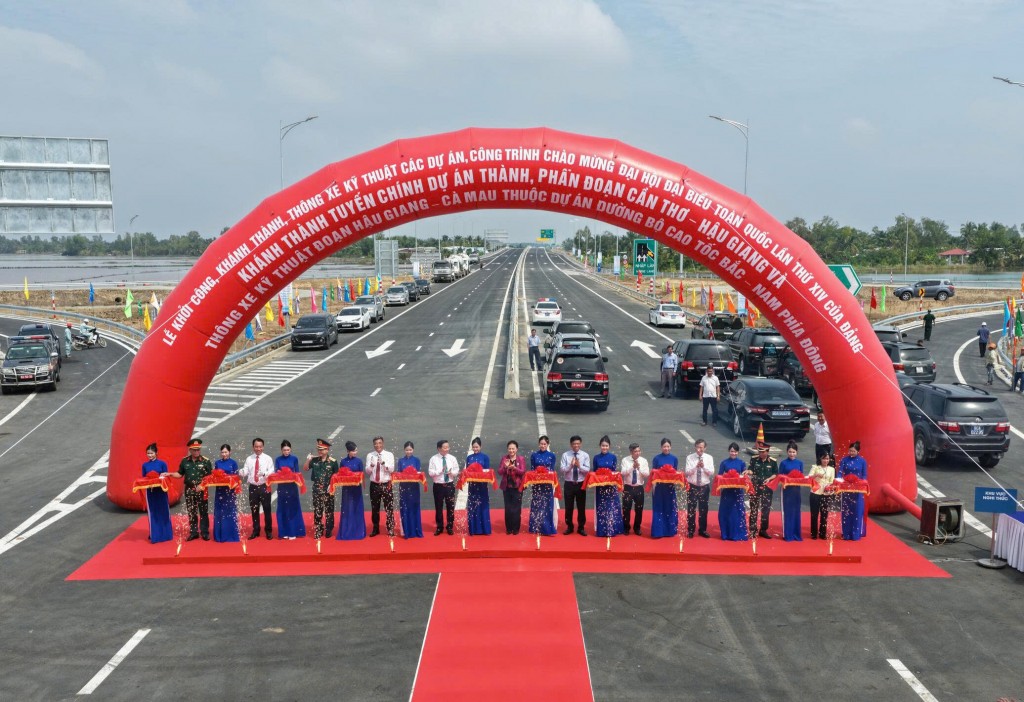 Cao tốc Cần Thơ - Hậu Giang cho xe lưu thông từ 9h sáng 22/12