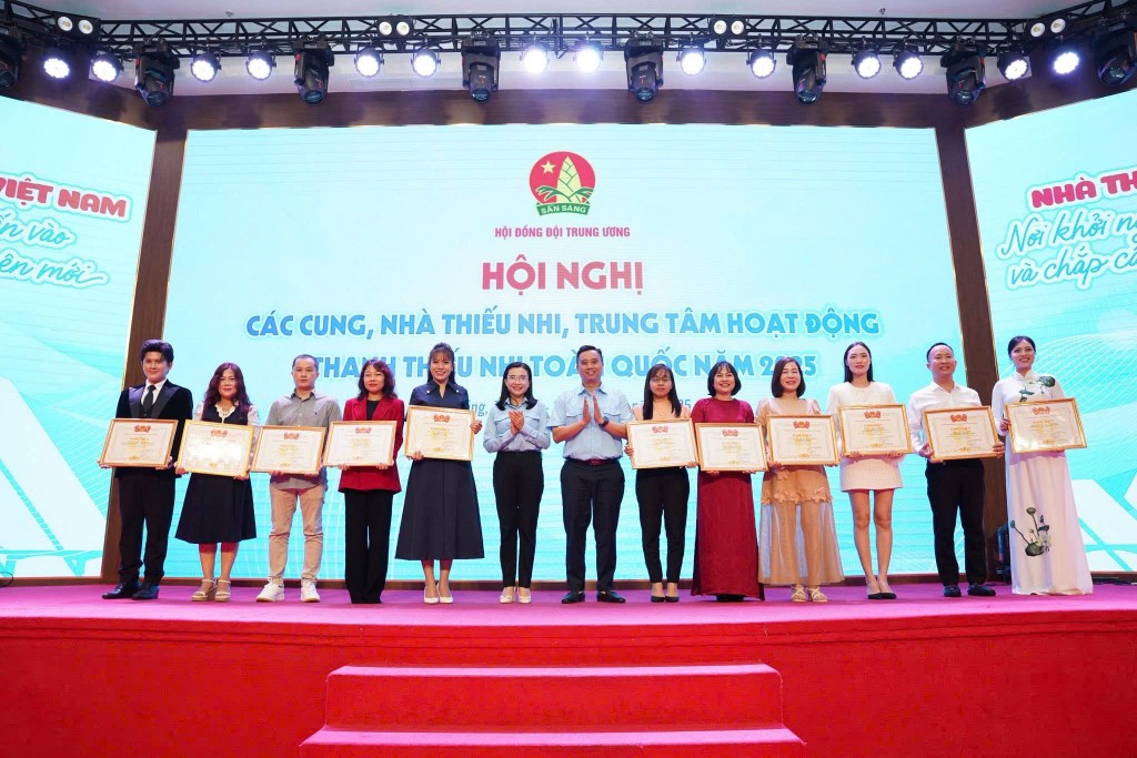 Biểu dương các nhạc sĩ, nghệ sĩ, đạo diễn có nhiều đóng góp cho công tác Đội và phong trào thiếu nhi giai đoạn 2016 – 2025