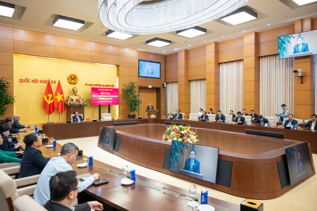 Đồng chí Nguyễn Hồng Diên được chỉ định giữ chức Phó Bí thư chuyên trách Đảng ủy Quốc hội Đồng chí Nguyễn Hồng Diên được chỉ định giữ chức Phó Bí thư chuyên trách Đảng ủy Quốc hội