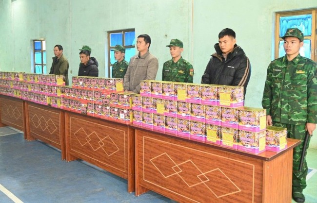 Bóc gỡ đường dây mua bán, vận chuyển trái phép gần 200kg pháo nổ