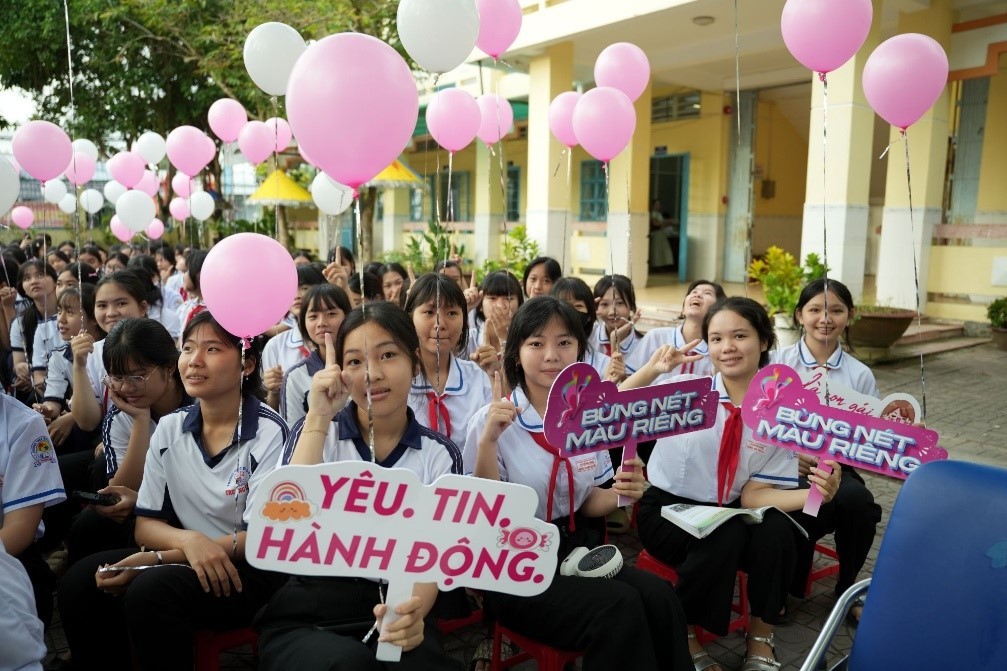 Chương trình hướng tới mục tiêu đồng hành cùng nữ sinh tự tin vượt qua giai đoạn tuổi dậy thì Chương trình hướng tới mục tiêu đồng hành cùng nữ sinh tự tin vượt qua giai đoạn tuổi dậy thì