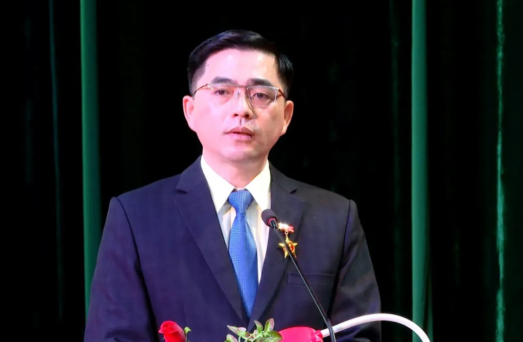 Phó Bí thư Thường trực Đảng ủy xã Thanh Trì Nguyễn Duy Tấn phát biểu chỉ đạo tại hội nghị