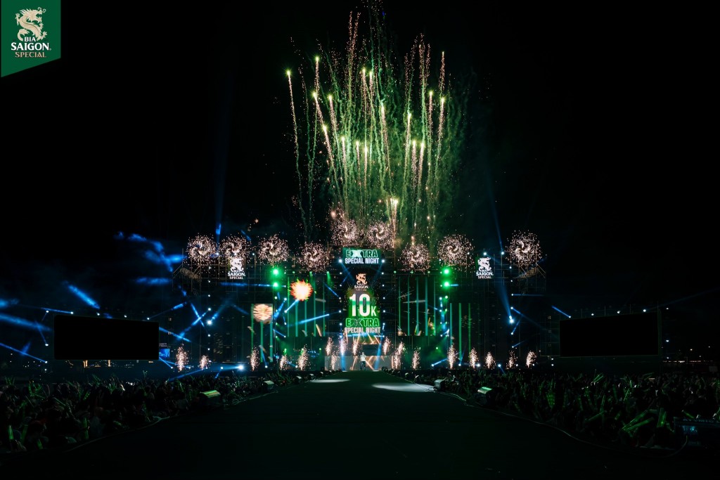 Khoảnh khắc lan tỏa 10.000 lời chúc Tết đặc biệt từ chính khách tham dự sự kiện. Khoảnh khắc lan tỏa 10.000 lời chúc Tết đặc biệt từ chính khách tham dự sự kiện.