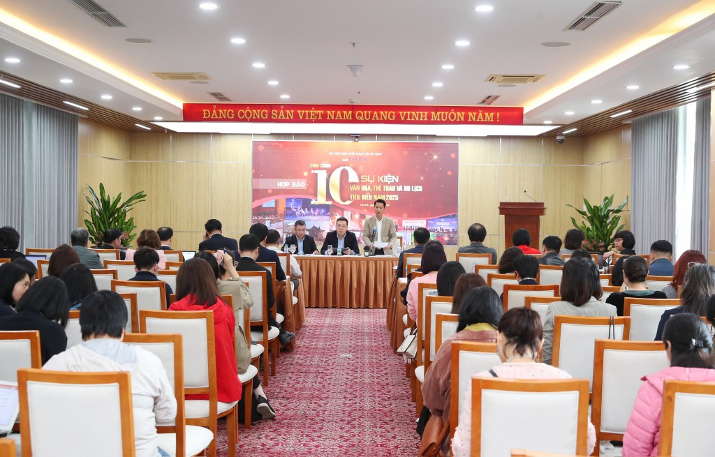 Quang cảnh buổi họp báo