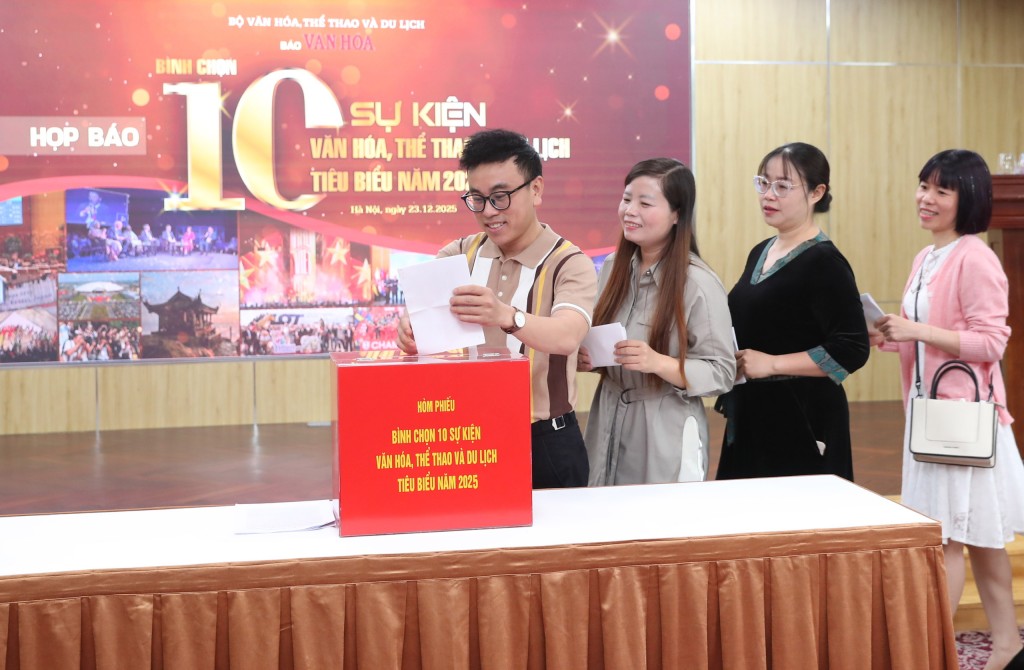 Các nhà báo tiến hành bình chọn 10 sự kiện tiêu biểu tại buổi họp báo