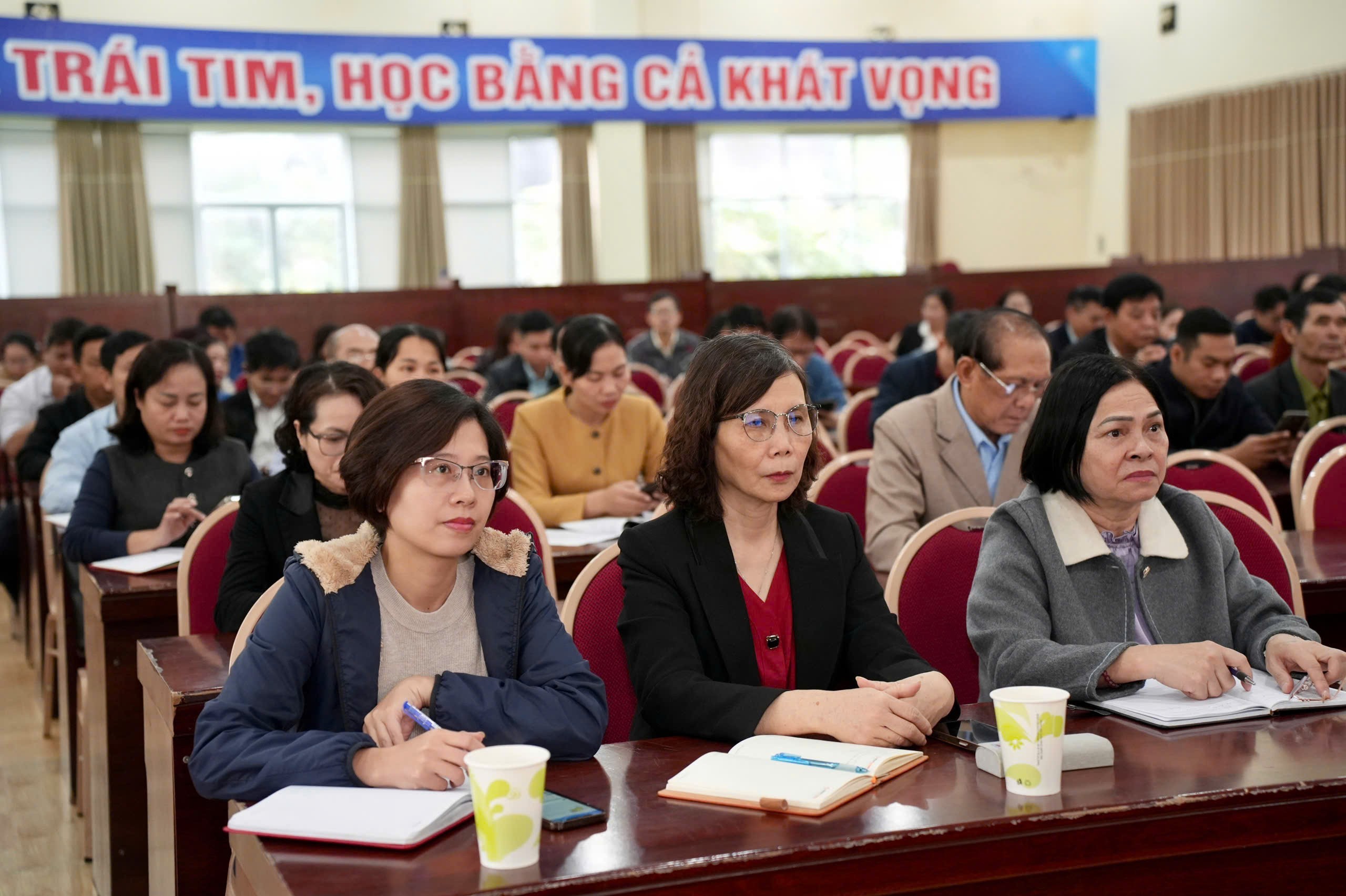 Đổi mới tư duy, phương thức thực hiện công tác tuyên giáo, dân vận