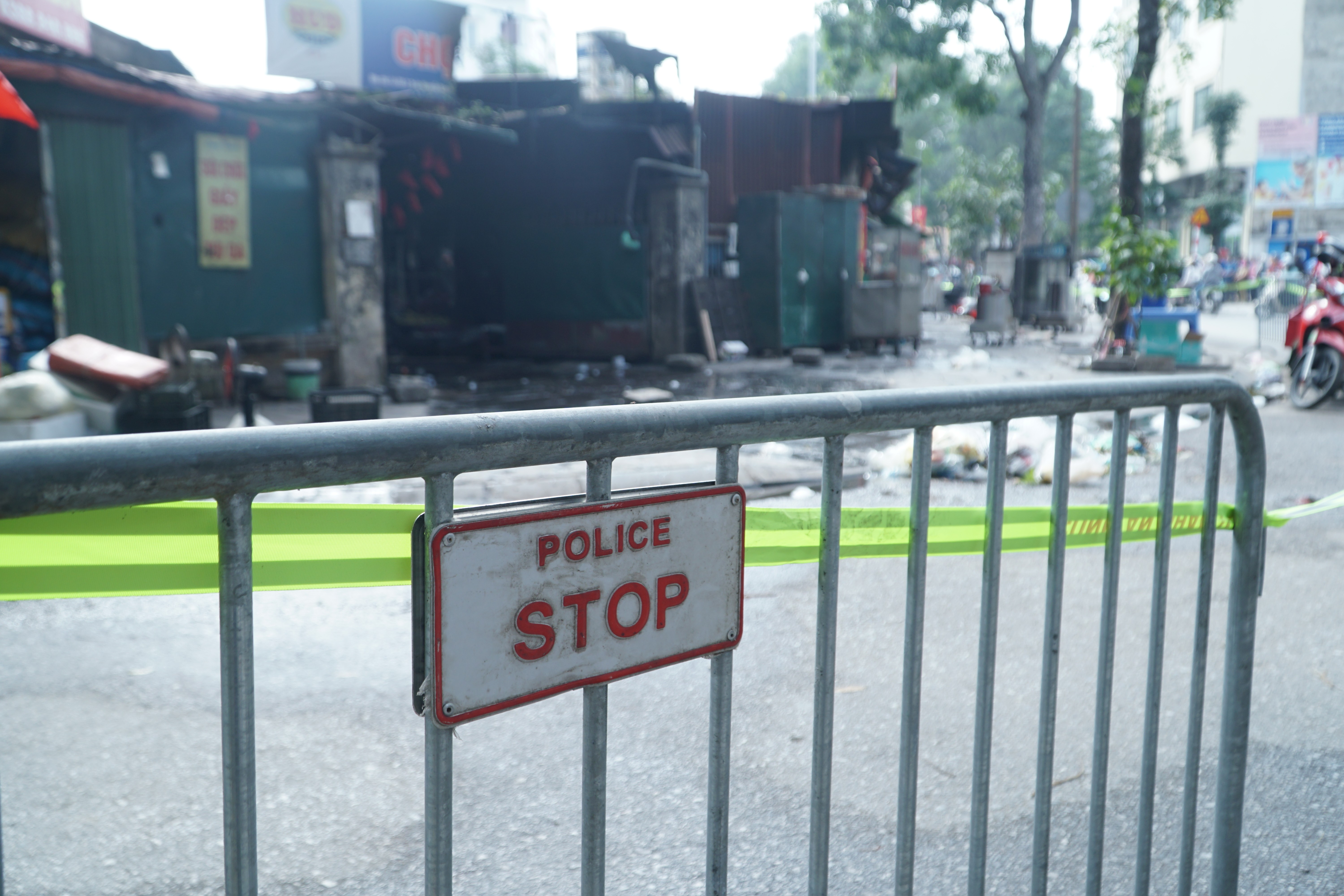 Hiện trường vụ cháy lớn tại Chợ Xanh Định Công