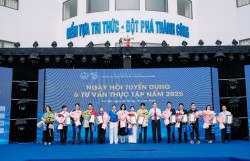 Cầu nối giữa sinh viên và doanh nghiệp