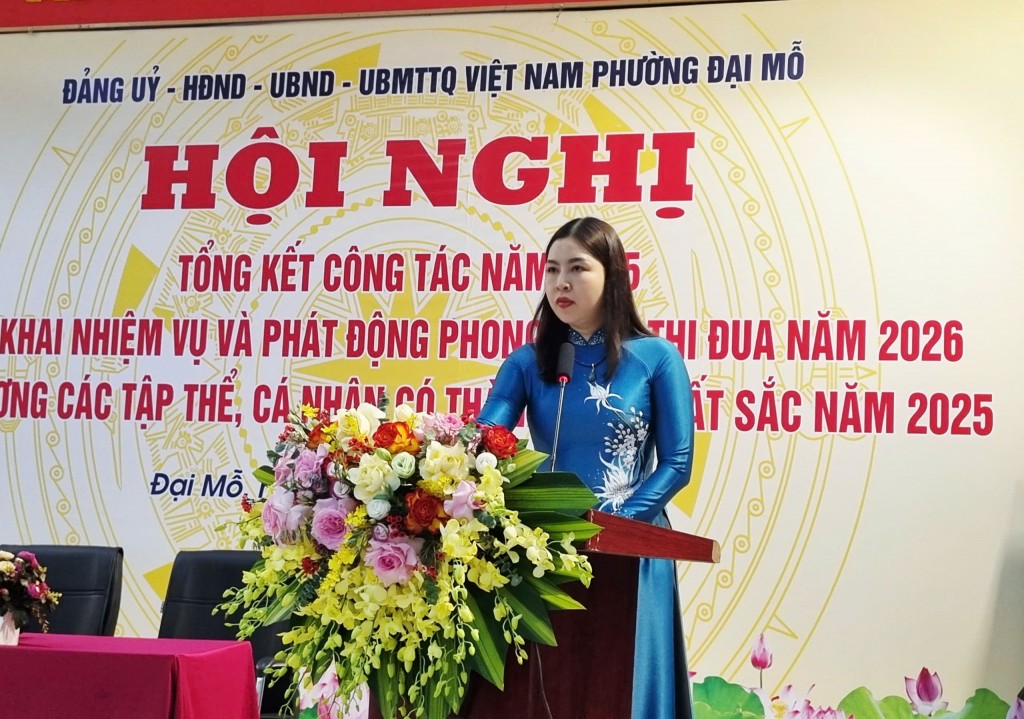Đồng chí Nguyễn Thị Hoài Thu – Phó Bí thư Thường trực Đảng ủy trình bày báo cáo tại hội nghị