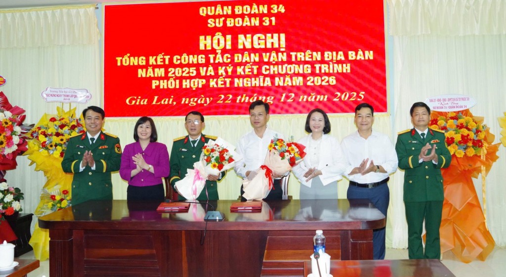 Sư đoàn 31 thắt chặt tình đoàn kết, quân với dân một ý chí Sư đoàn 31 thắt chặt tình đoàn kết, quân với dân một ý chí