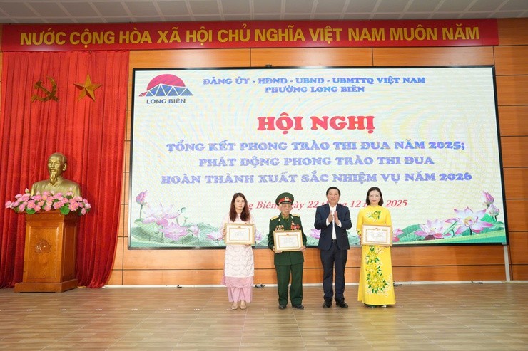 Phường Long Biên tổng kết phong trào thi đua năm 2025, phát động phong trào thi đua năm 2026