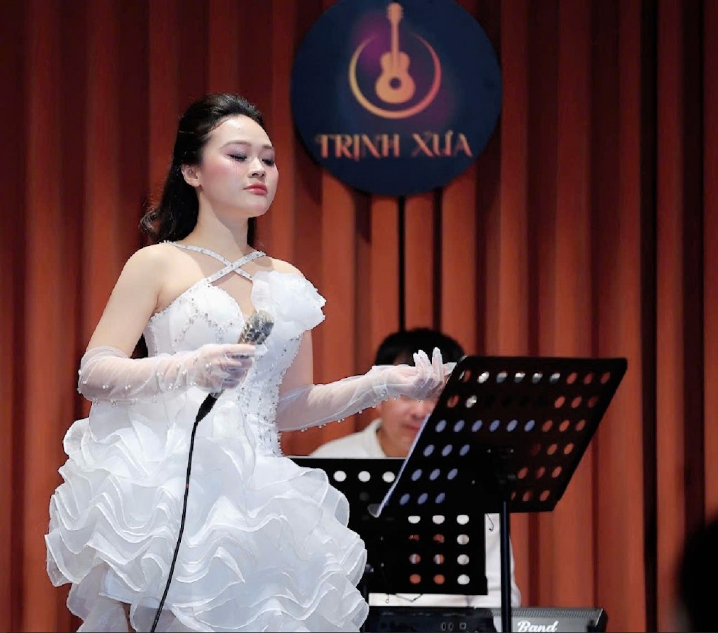 Diệu Thúy hát ballad, không chỉ là “họa mi” thính phòng