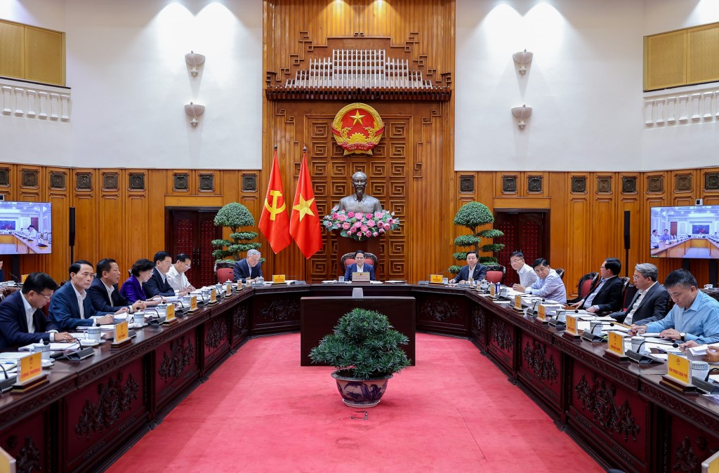 Thủ tướng Phạm Minh Chính chủ trì cuộc họp của Thường trực Chính phủ chiều tối 23/12 - Ảnh: VGP/Nhật Bắc