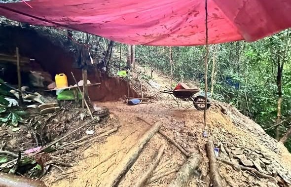 Đà Nẵng: Truy quét điểm khai thác vàng trái phép giữa rừng sâu