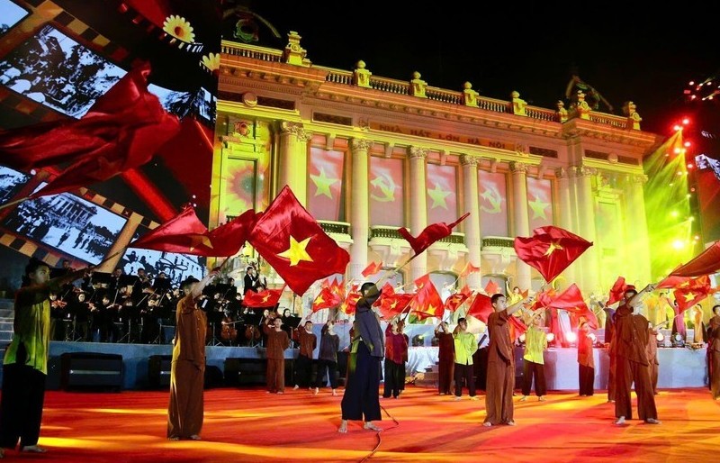 Biểu diễn nghệ thuật phục vụ Nhân dân mừng Đảng, vui Xuân, đón Tết