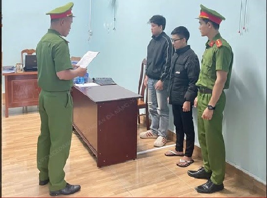 Các đối tượng tại cơ quan Công an (Ảnh: C.A Đà Nẵng)