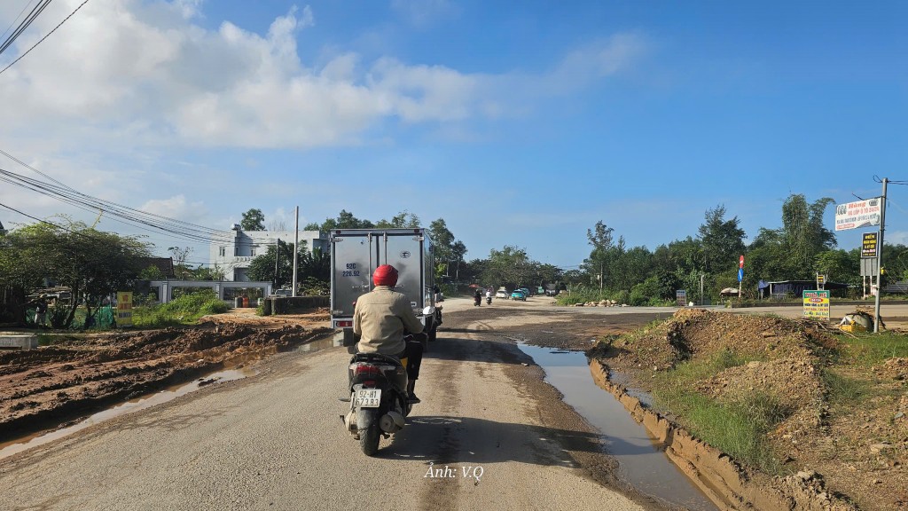 Sớm hoàn thành dự án Cải tạo, nâng cấp Quốc lộ 14E Sớm hoàn thành dự án Cải tạo, nâng cấp Quốc lộ 14E