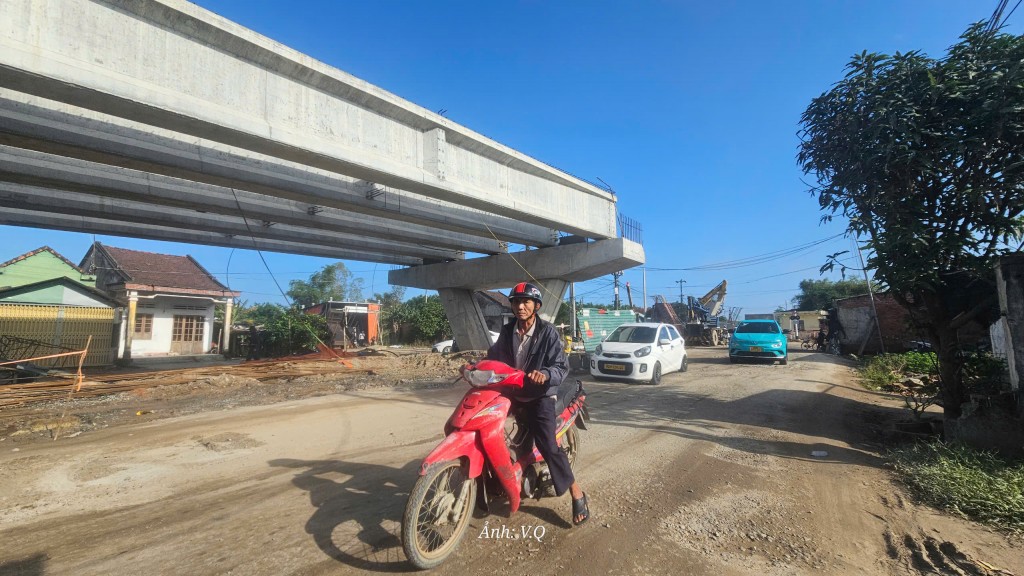 Sớm hoàn thành dự án cải tạo, nâng cấp Quốc lộ 14E Sớm hoàn thành dự án cải tạo, nâng cấp Quốc lộ 14E