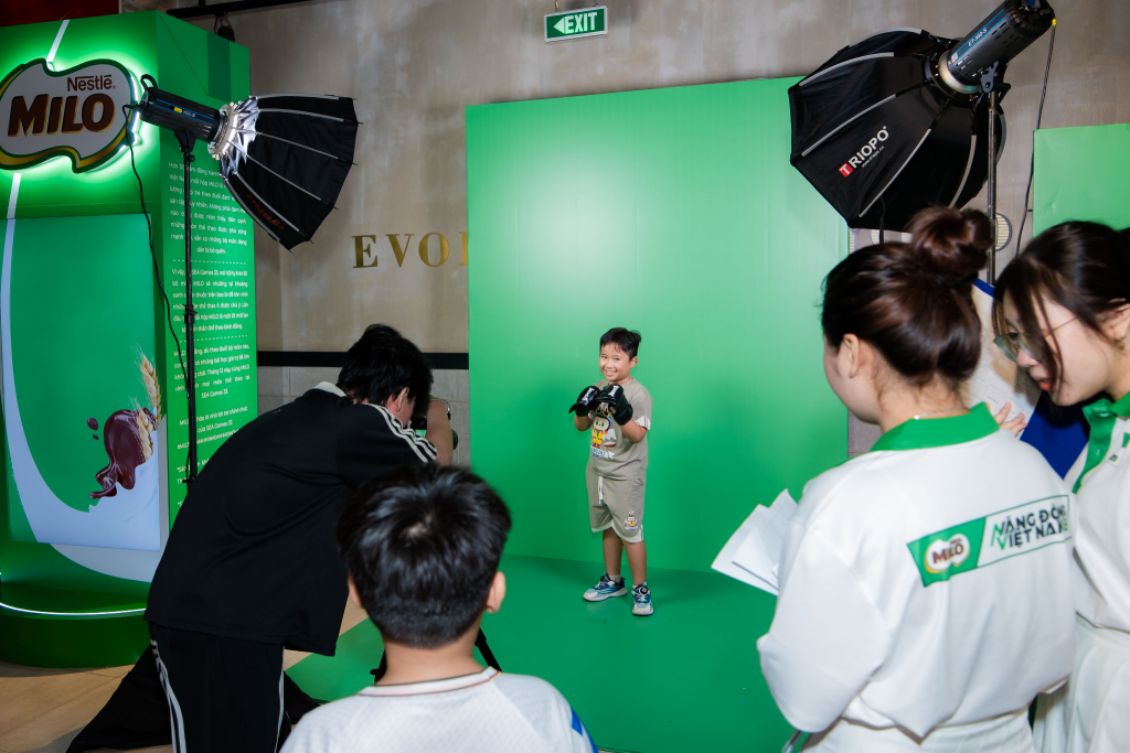 MILO nhường lại khoảng xanh quen thuộc để tôn vinh mọi môn thể thao