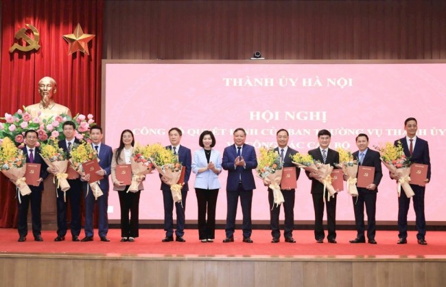 Công bố các quyết định của Ban Thường vụ Thành ủy Hà Nội về công tác cán bộ