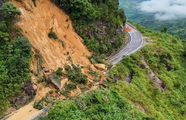 Khánh Hòa: Thông xe có điều kiện qua đèo Khánh Lê