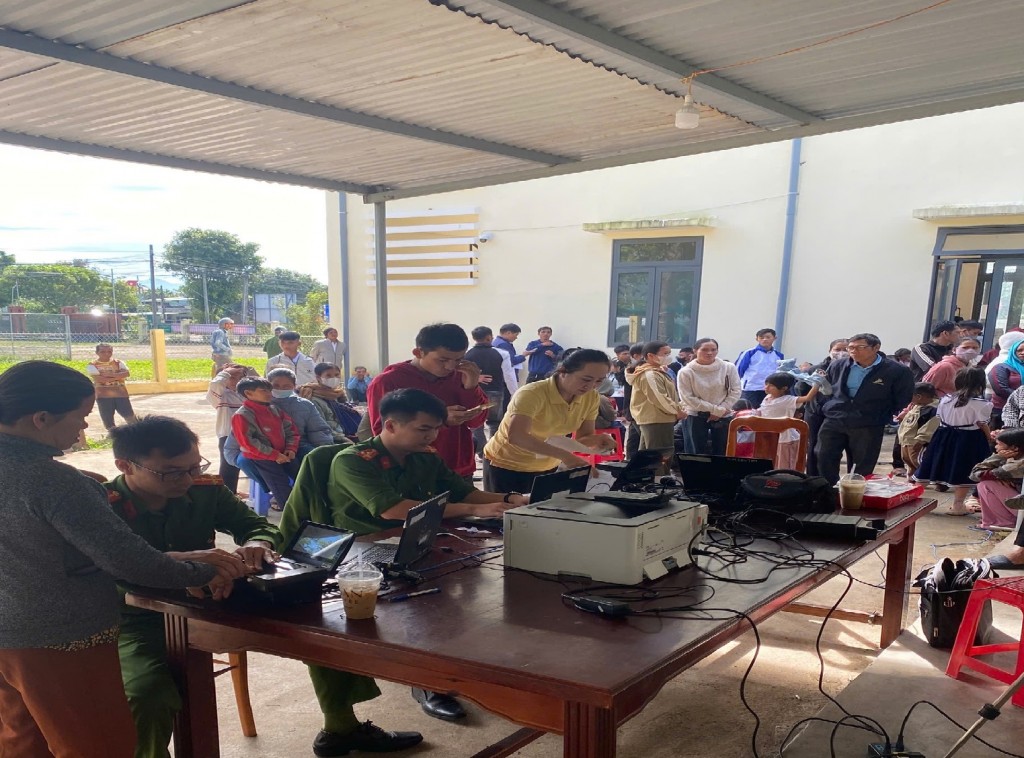 Đẩy mạnh cấp căn cước lưu động, ưu tiên tối đa sự thuận lợi cho người dân và các đối tượng yếu thế