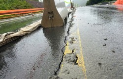 Đà Nẵng: Khẩn trương khắc phục các tuyến đường hư hỏng do bão