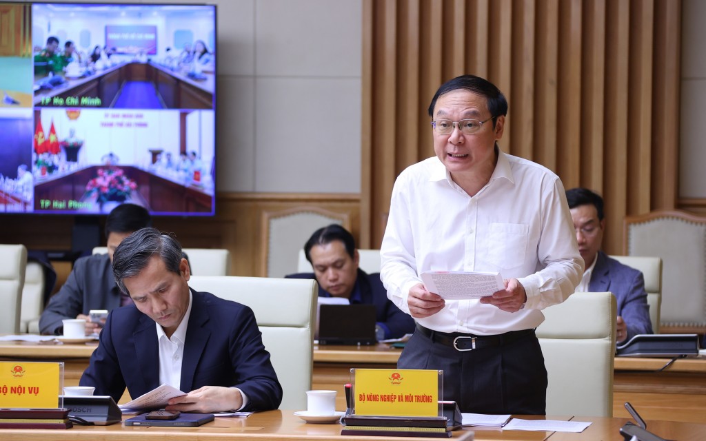 Thứ trưởng Bộ Nông nghiệp và Môi trường Lê Công Thành báo cáo - Ảnh: VGP/Minh Khôi