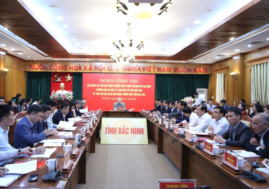 Phó Thủ tướng Thường trực Chính phủ Nguyễn Hòa Bình làm việc với UBND tỉnh Bắc Ninh về việc tháo gỡ khó khăn, vướng mắc cho các dự án trên địa bàn tỉnh - Ảnh: VGP/Nguyễn Hoàng