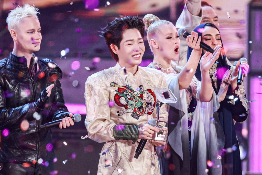 Khoảnh khắc bùng nổ khi ca sĩ đến từ Việt Nam đạt ngôi Quán quân Intervision 2025 Khoảnh khắc bùng nổ khi ca sĩ đến từ Việt Nam đạt ngôi Quán quân Intervision 2025