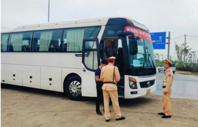 Vi phạm hành chính trong hoạt động đường bộ có thể bị phạt tới 150 triệu đồng