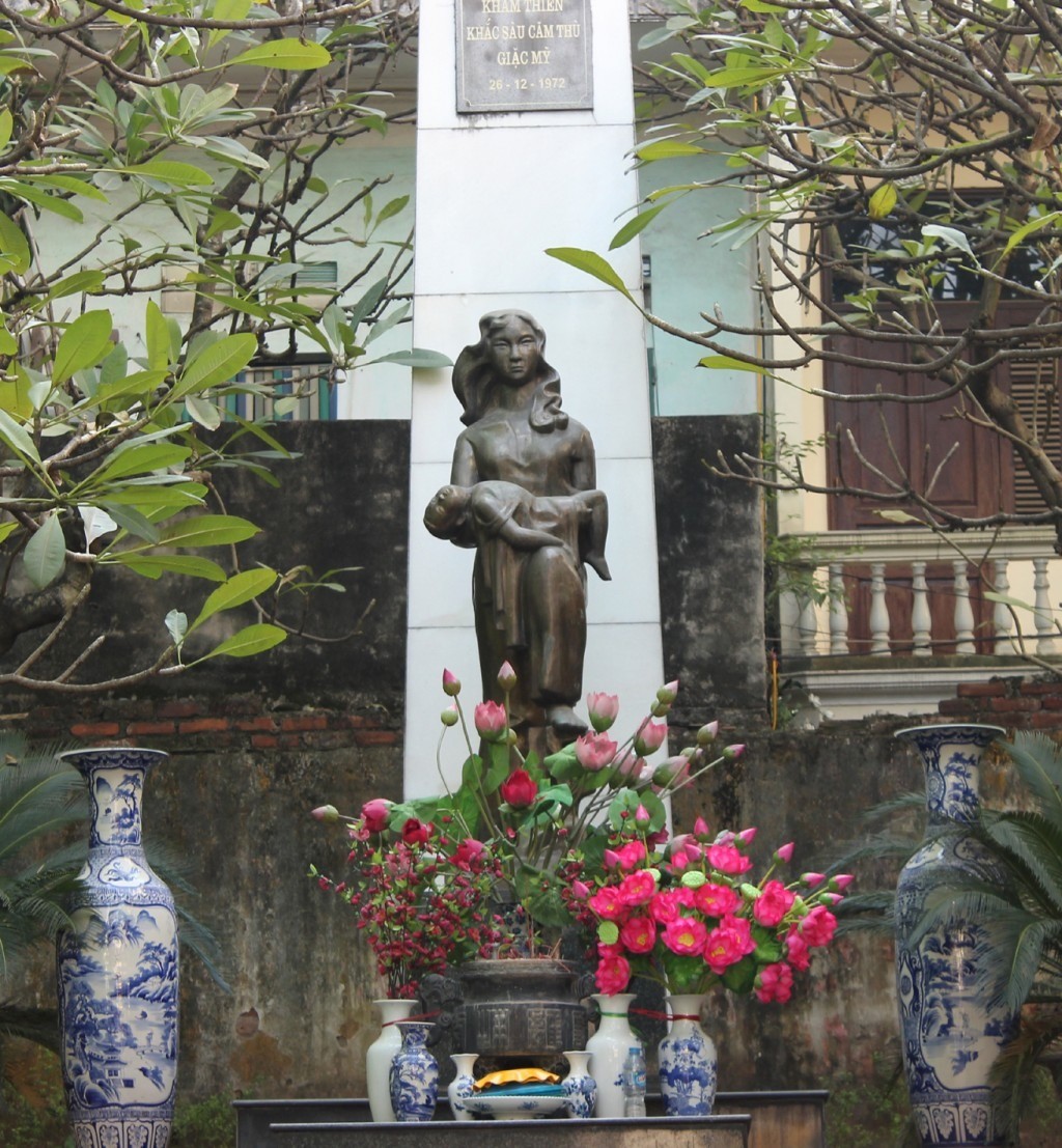 Đài tưởng niệm Khâm Thiên