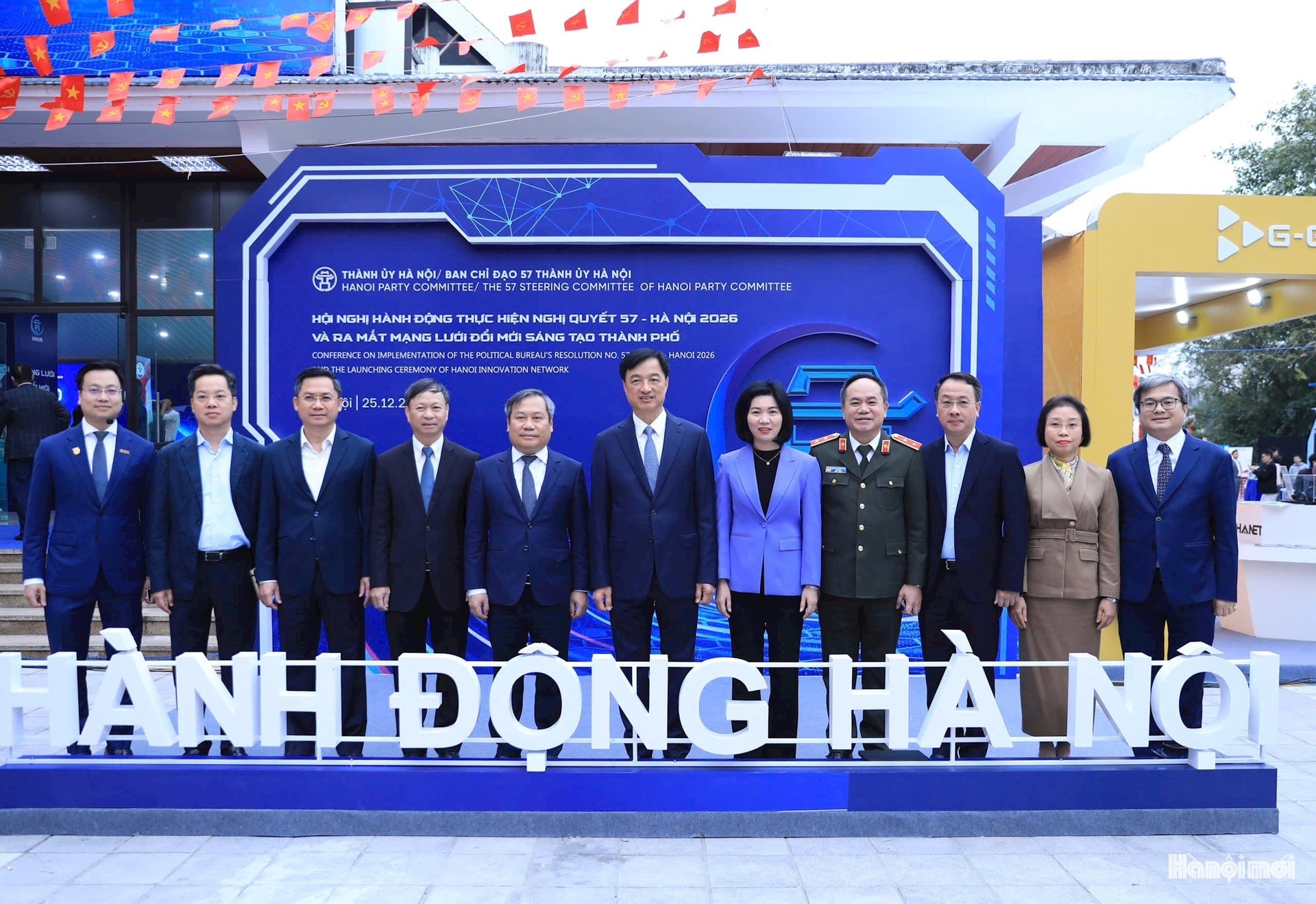 Bí thư Thành ủy Hà Nội Nguyễn Duy Ngọc, Chủ tịch UBND thành phố Hà Nội Vũ Đại Thắng cùng các đại biểu dự hội ngh