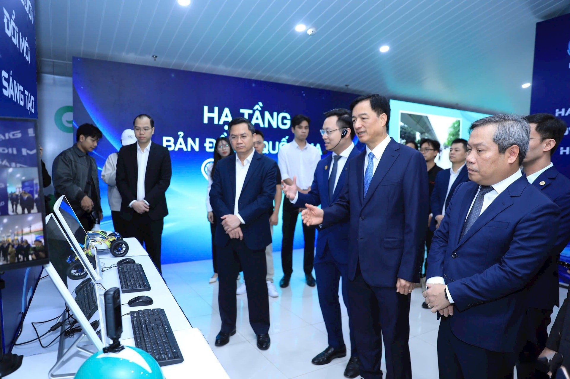 Nghị quyết 57-NQ/TW: Chìa khóa vàng mở cánh cửa kỷ nguyên vươn mình Nghị quyết 57-NQ/TW: Chìa khóa vàng mở cánh cửa kỷ nguyên vươn mình