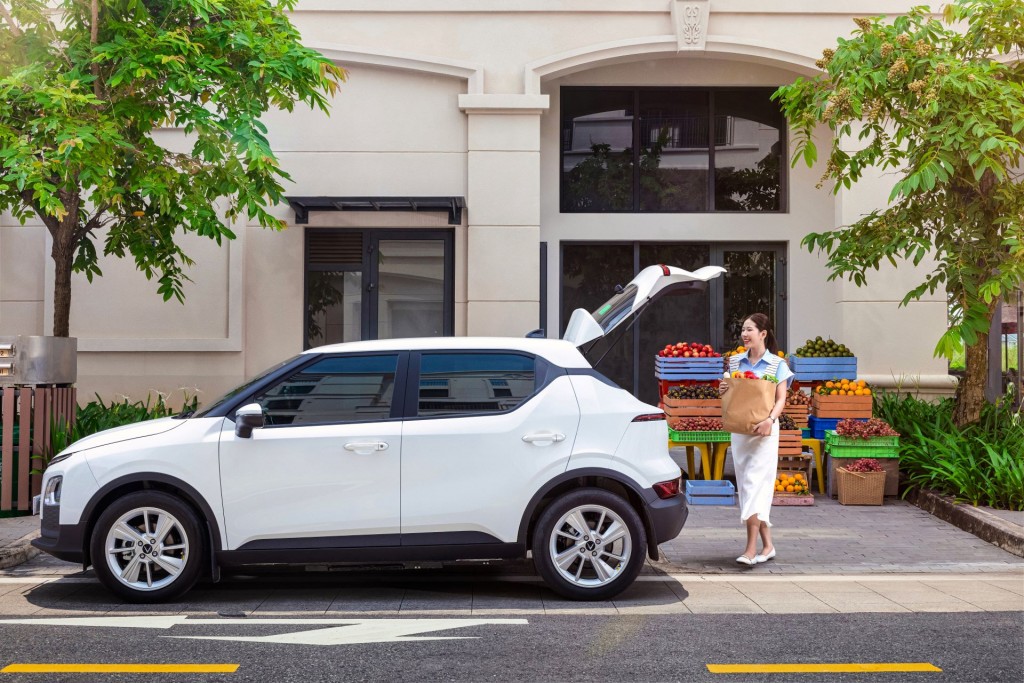 Chạy nhiều vẫn nhẹ chi phí: VinFast VF 5 khẳng định vị thế “xe của năm”