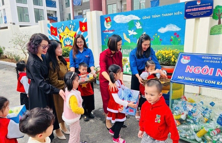 Tuổi trẻ Tây Mỗ xung kích chỉnh trang đô thị, bảo vệ môi trường